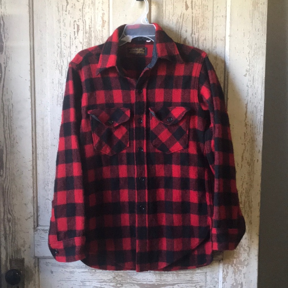 Vintage Eddie Bauer button up 85% wool size small